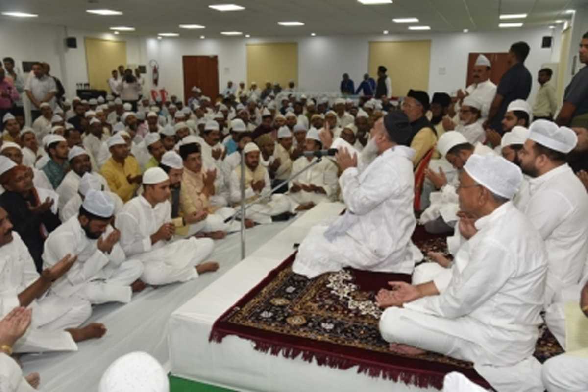 नीतीश ने दी दावत - ए -इफ्तार, रोजेदारों ने की शिरकत, महागठबंधन के कई नेता पहुंचे नीतीश ने दी दावत - ए -इफ्तार, रोजेदारों ने की शिरकत, महागठबंधन के कई नेता पहुंचे